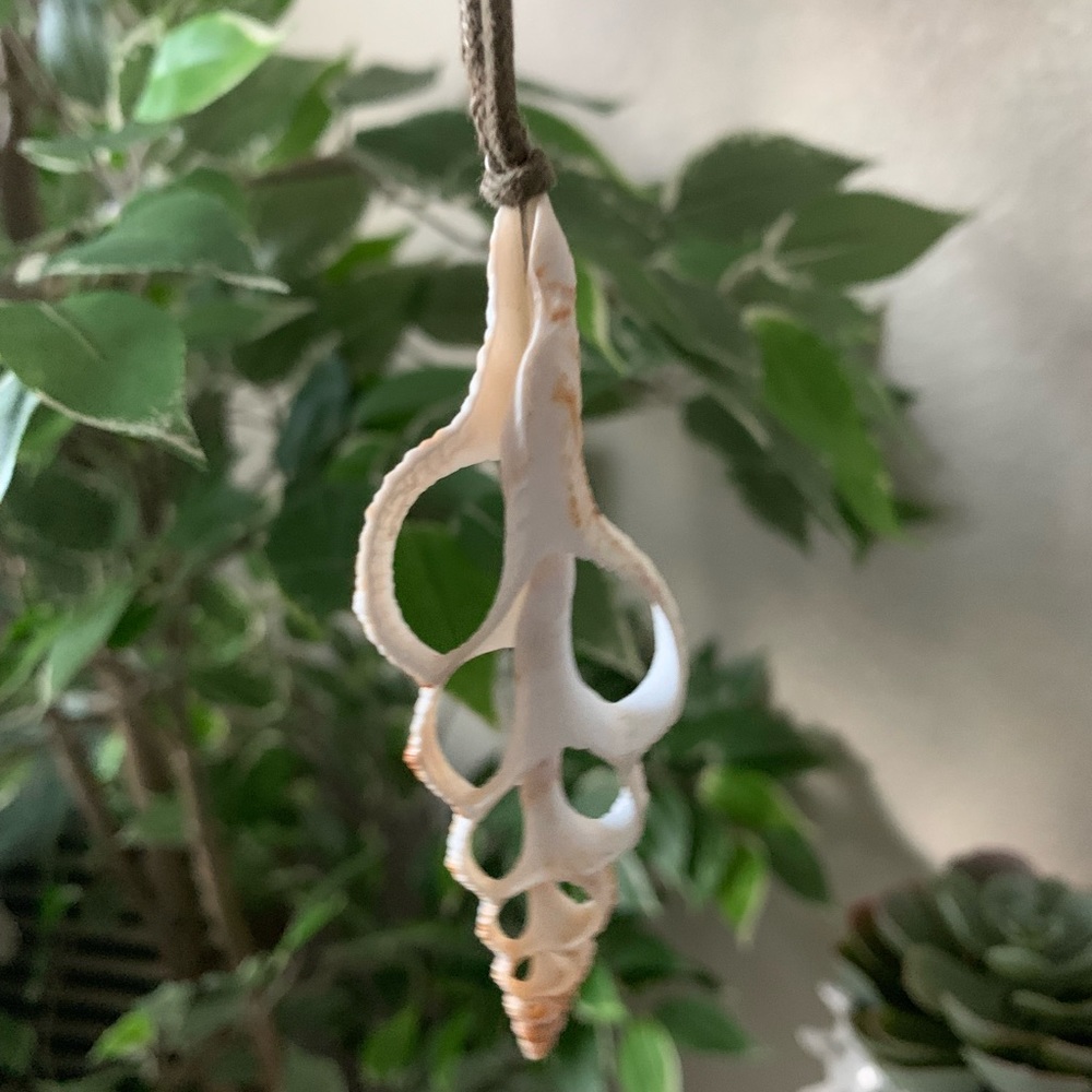 Shell Statement Necklace - image 4